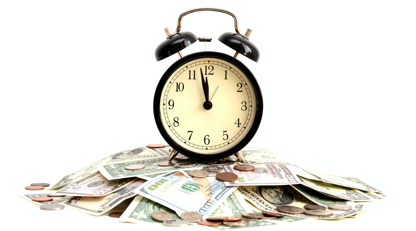 Деньги на время продажи. Время - деньги. Экономия времени и денег. Время деньги на белом фоне. Часы и деньги.